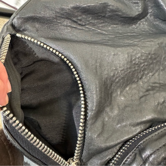 Cynthia Rowley Large Black Leather Slouchy Shoulder Bag with Quilted Zip Detail - Picture 11 of 14